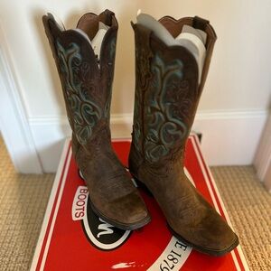 Justin like new leather cowboy boots.